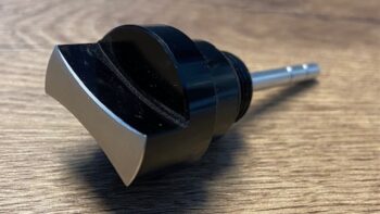 BGM PRO Öleinfüllschraube mit Peilstab (Getriebeöl) – Piaggio Leader/Quasar/HPE - Vespa ET4, LX, LXV, S, GT, GTS, GTV, GTL 125-310ccm