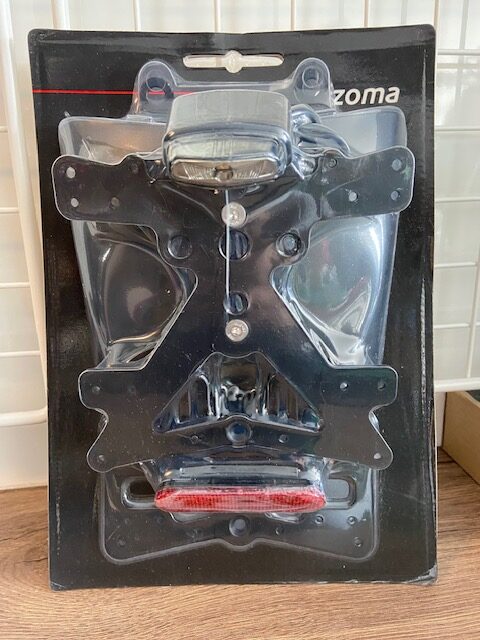 PT810B Kennzeichenhalter