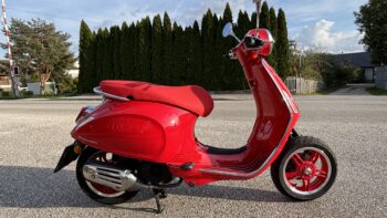 VESPA Primavera 125 RED